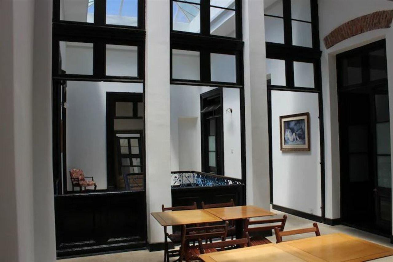 Montevideo Chic Hostel ภายนอก รูปภาพ