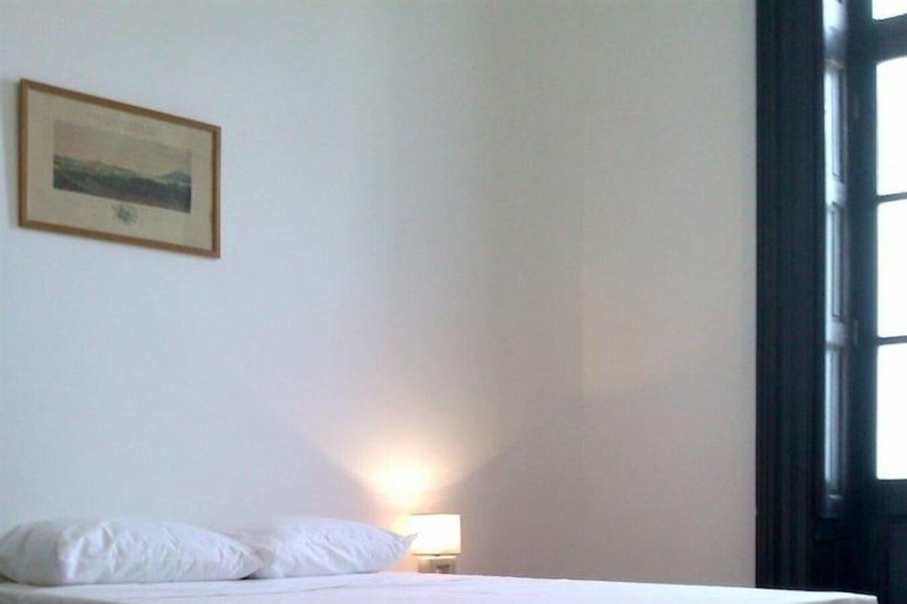 Montevideo Chic Hostel ภายนอก รูปภาพ